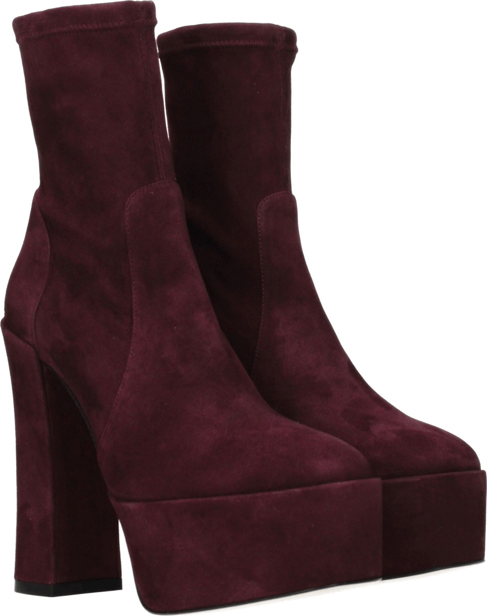 Stuart Weitzman'dan binafsha rangli charmdan tikilgan to'piq etiklari