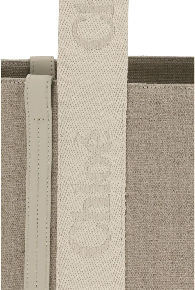 Сумка Chloé Woody Shoulder Bag
