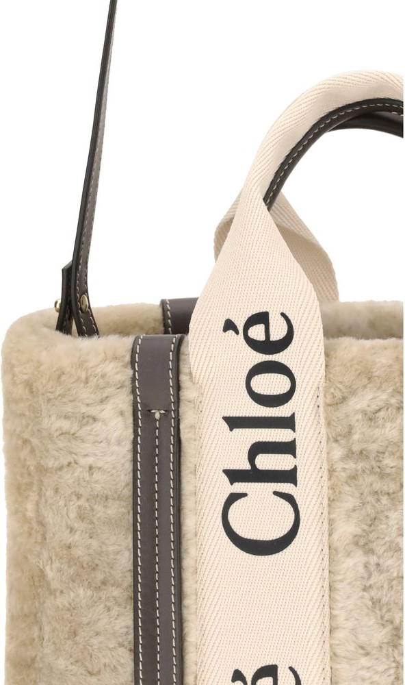 Сумка тоут Chloé Small Woody Shearling
