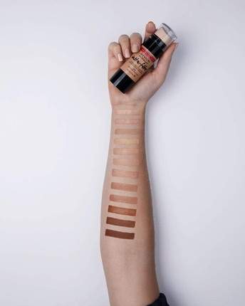 Тональная основа Revlon