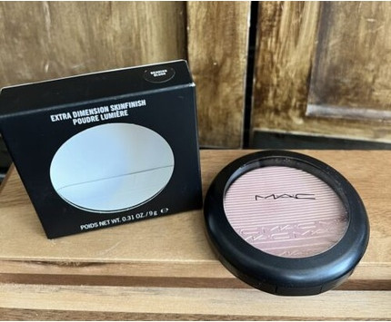 MAC Extra Dimension Skinfinish Highlighter