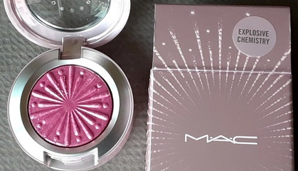 Lidschatten MAC Cosmetics Extra Dimension Foil Eye Shadow Explosive Chemistry Holiday 2020 Collection