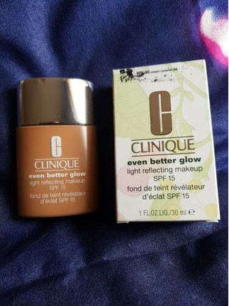 Clinique Even Better Glow Light Reflecting Makeup SPF15 Foundation