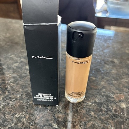 Foundation MAC Cosmetics Matchmaster SPF 15 Foundation
