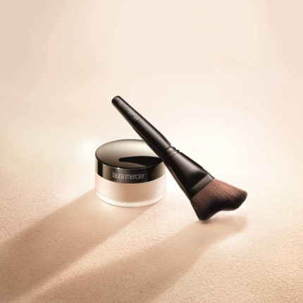 Powder Brush Laura Mercier