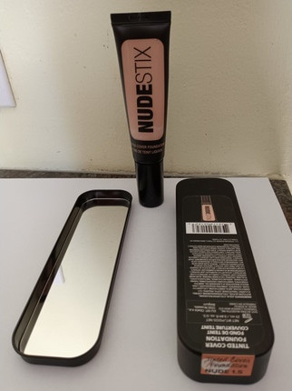 Foundation Nudestix Tinted Cover Foundation