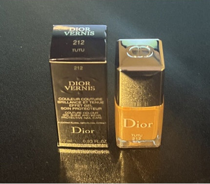 Лаковое покрытие для ногтей Christian Dior Vernis