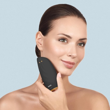Facial Cleansing Brush GESKE GESKE SmartAppGuided Sonic Thermo Facial Brush & Face-Lifter 8 in 1