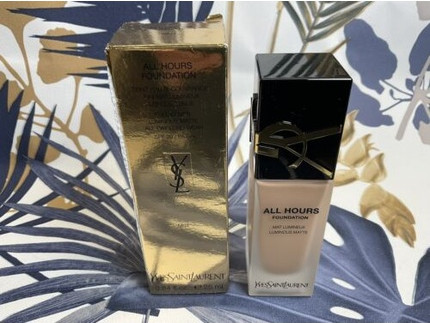 Foundation Yves Saint Laurent All Hours