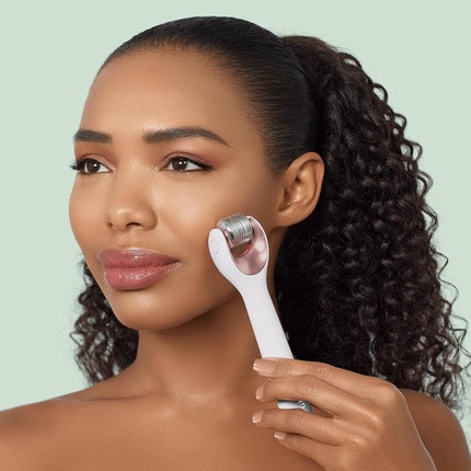 MicroNeedle Face Roller Geske SmartAppGuided Professional Microneedling Device