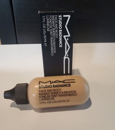 MAC Cosmetics Studio Radiance Face & Body Radiant Sheer Foundation