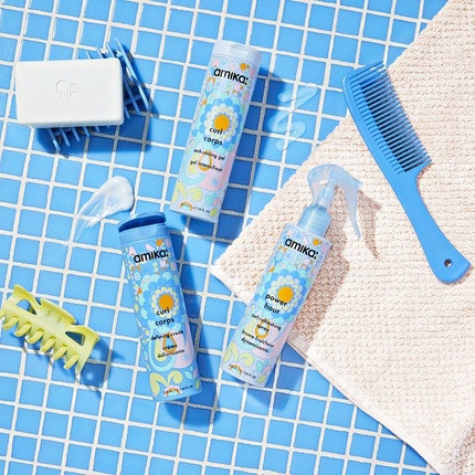 Amika Power Hour Locken Auffrischungsspray Signature