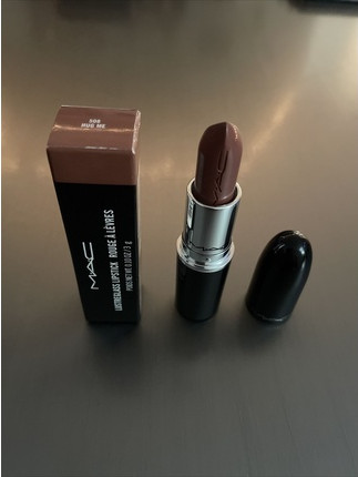 Lipstick MAC Cosmetics Lustreglass