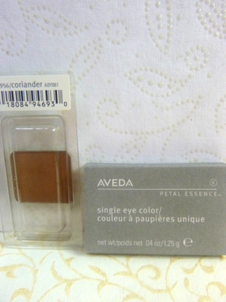 Eye Shadow Aveda Petal Essence