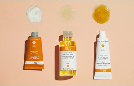 Facial Care Set Ren Clean Skincare Glow One Step Further Radiance Kit
