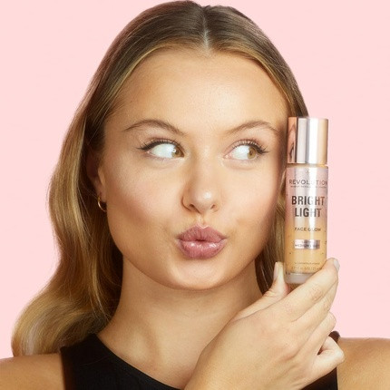 Skin Tint Makeup Revolution Bright Light Face Glow Brightening Skin Tint Radiant Finish Lustre Medium