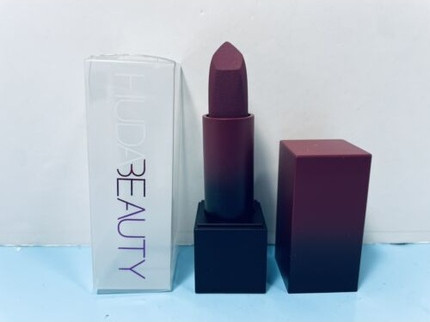 Matte Lipstick Huda Beauty Power Bullet