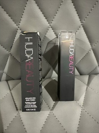 Тональный стик Huda Beauty #FauxFilter Skin Surface с настраиваемым покрытием