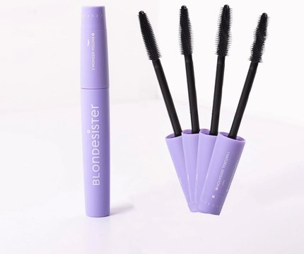 Aktivkohlemaske Blondesister 4 in 1 Click & Turn Mask Ultra Black 01
