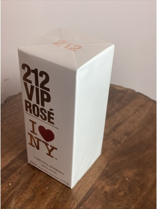 Eau De Parfum Carolina Herrera 212 Vip Rose I Love Ny