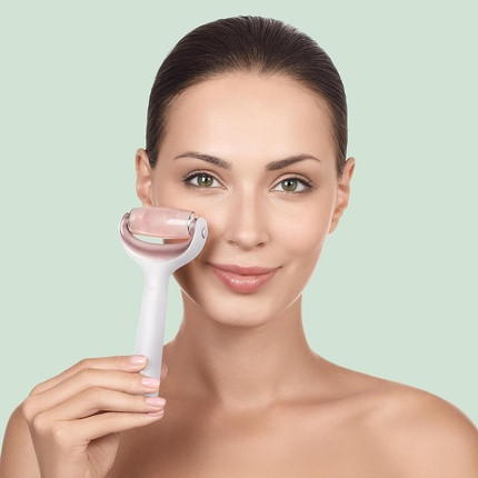 Elektrischer Derma Roller Geske GESKE SmartAppGuided MicroNeedle Gesichts- und Körperroller 9-in-1