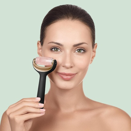 Tool GESKE SmartAppGuided Mikronadel Gesichts- & Körperroller 9 in 1 mit Rosenquarz & Kühlaufsatz Elektrischer Derma Roller Microneedling Gerät Nadelroller Beauty Roller für Gesicht und Körper Grau
