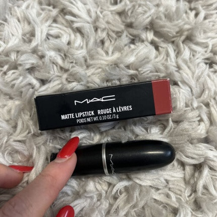 Lipstick MAC Matte Forever Curious