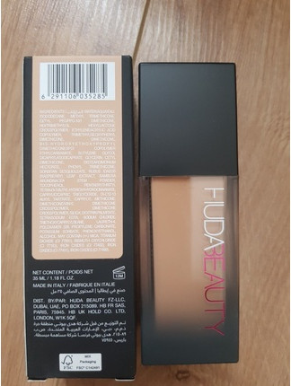 Flüssiges Make-up Huda Beauty Fauxfilter Luminous Matte