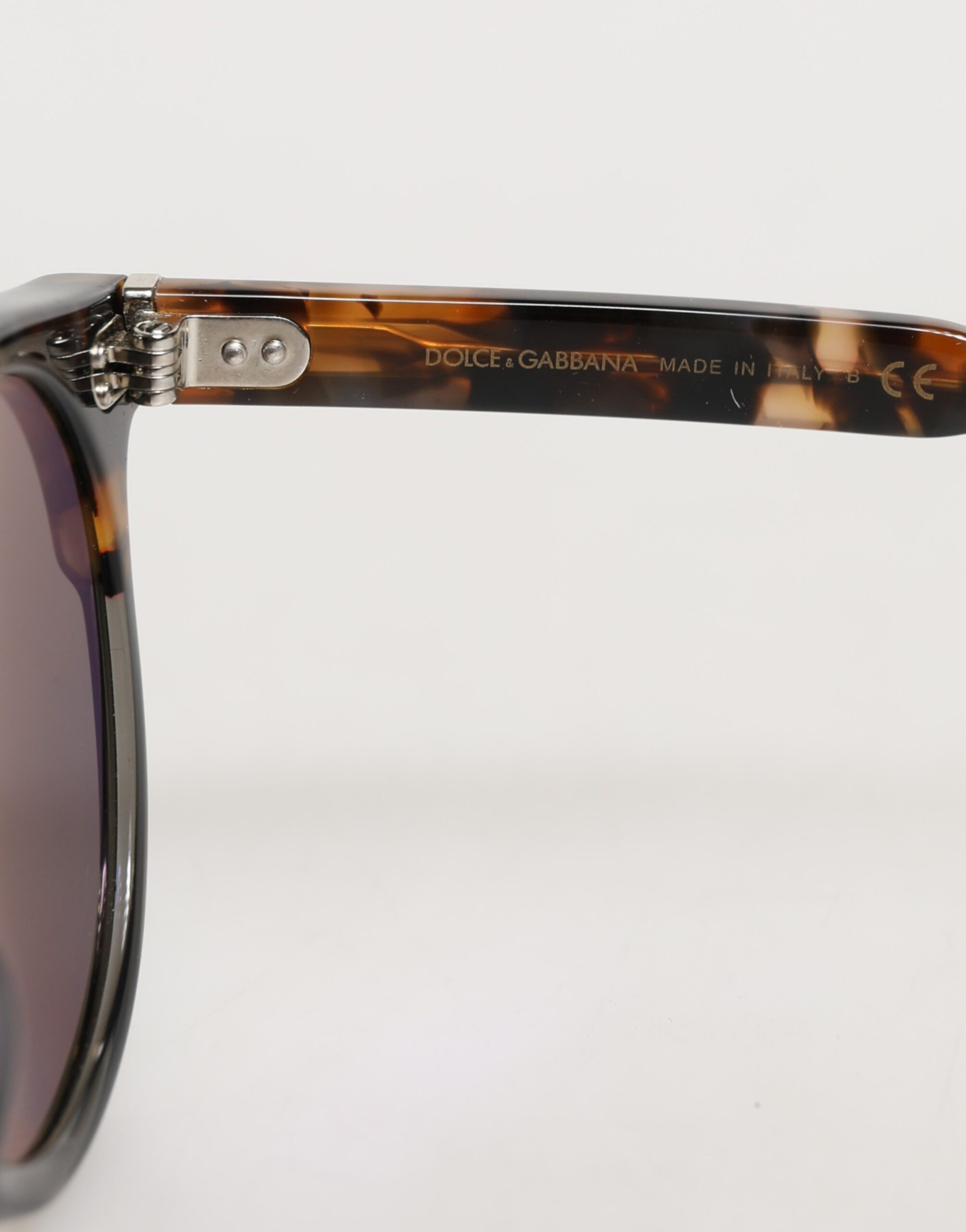 Солнцезащитные очки Dolce & Gabbana DG4334B