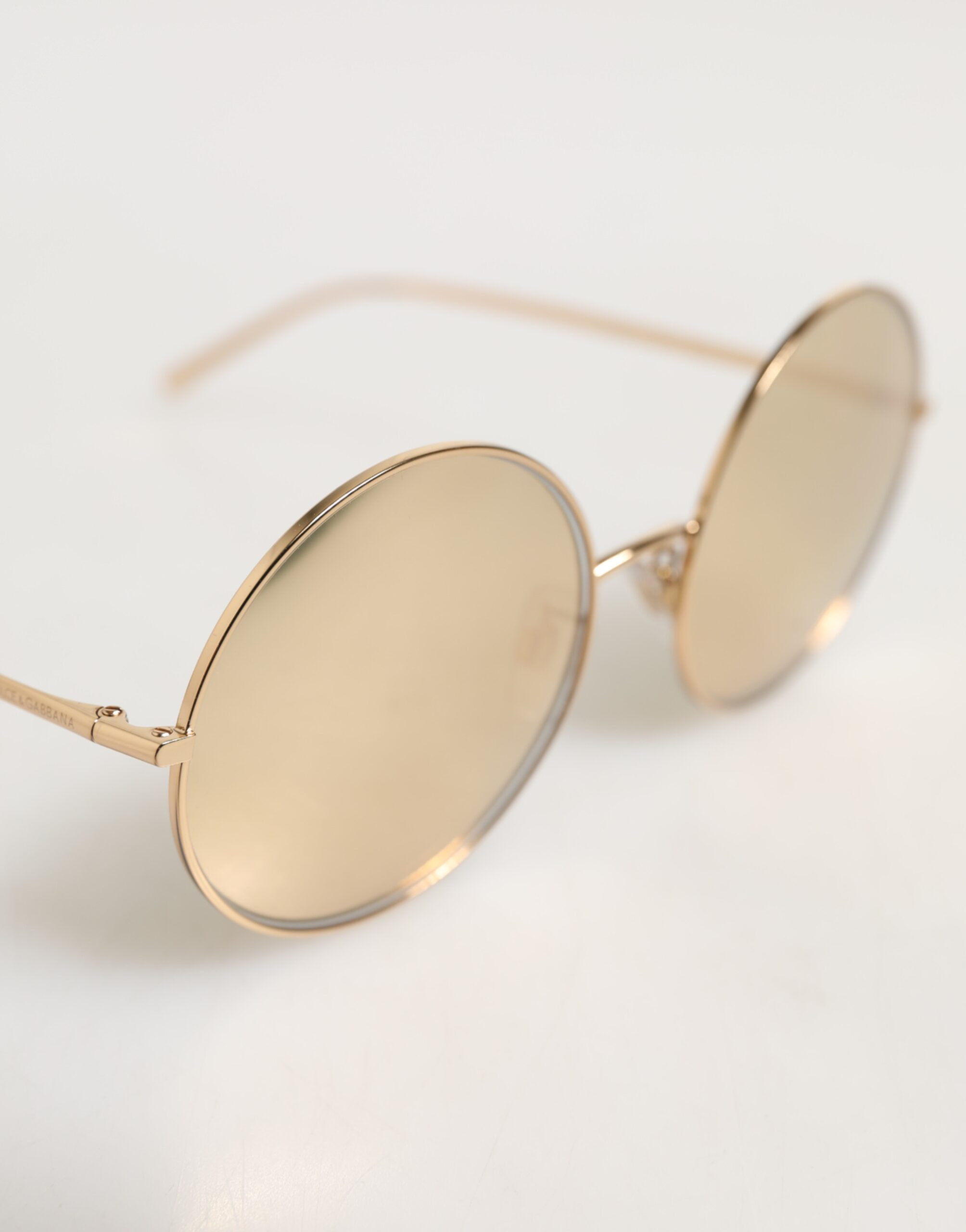 Dolce & Gabbana quyosh ko'zoynaklari