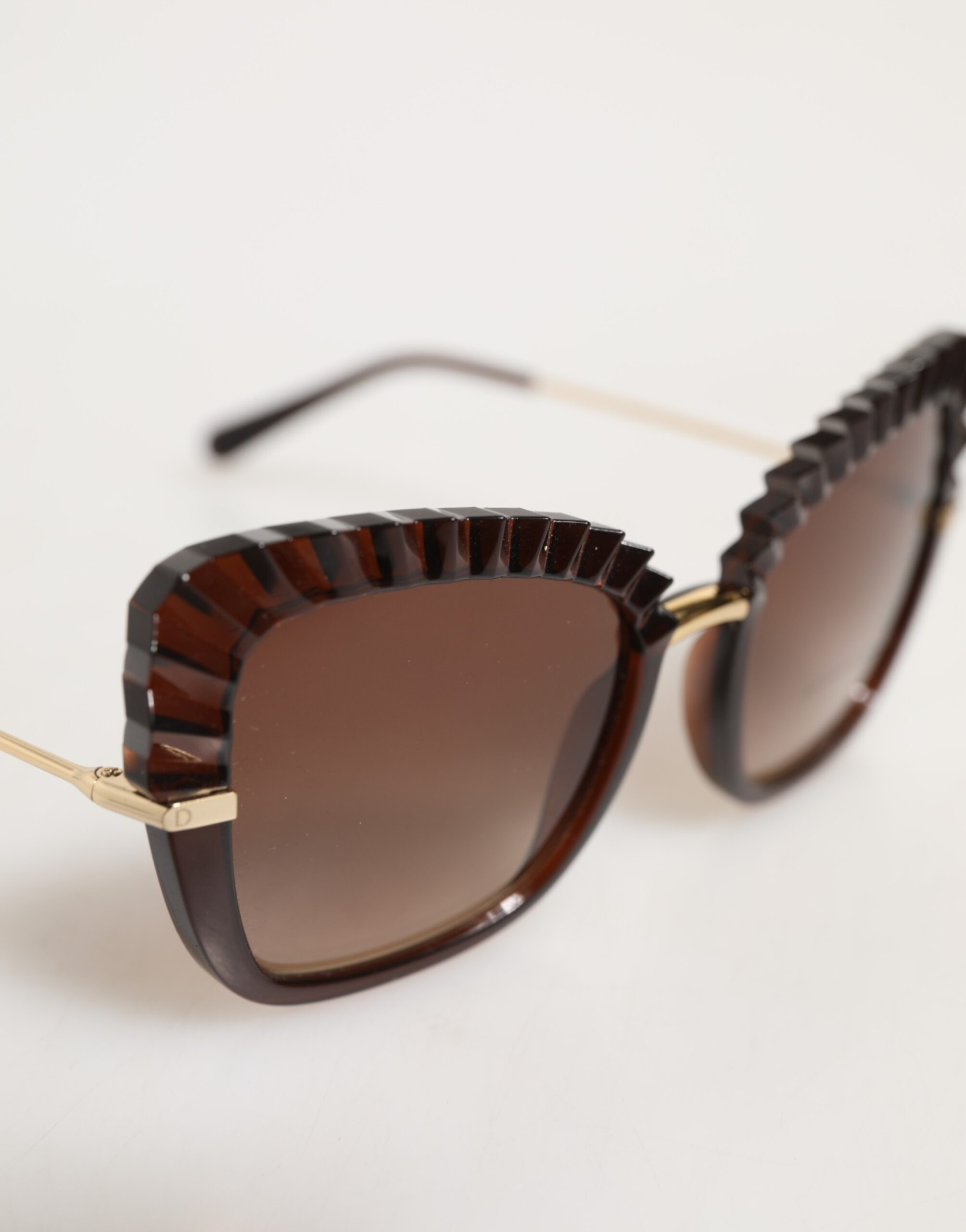 Dolce & Gabbana quyosh ko'zoynaklari