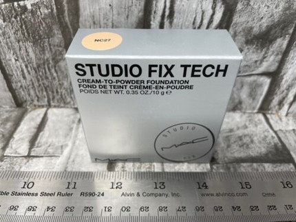 Foundation MAC Cosmetics Studio Fix Tech Cream-to-Powder Foundation