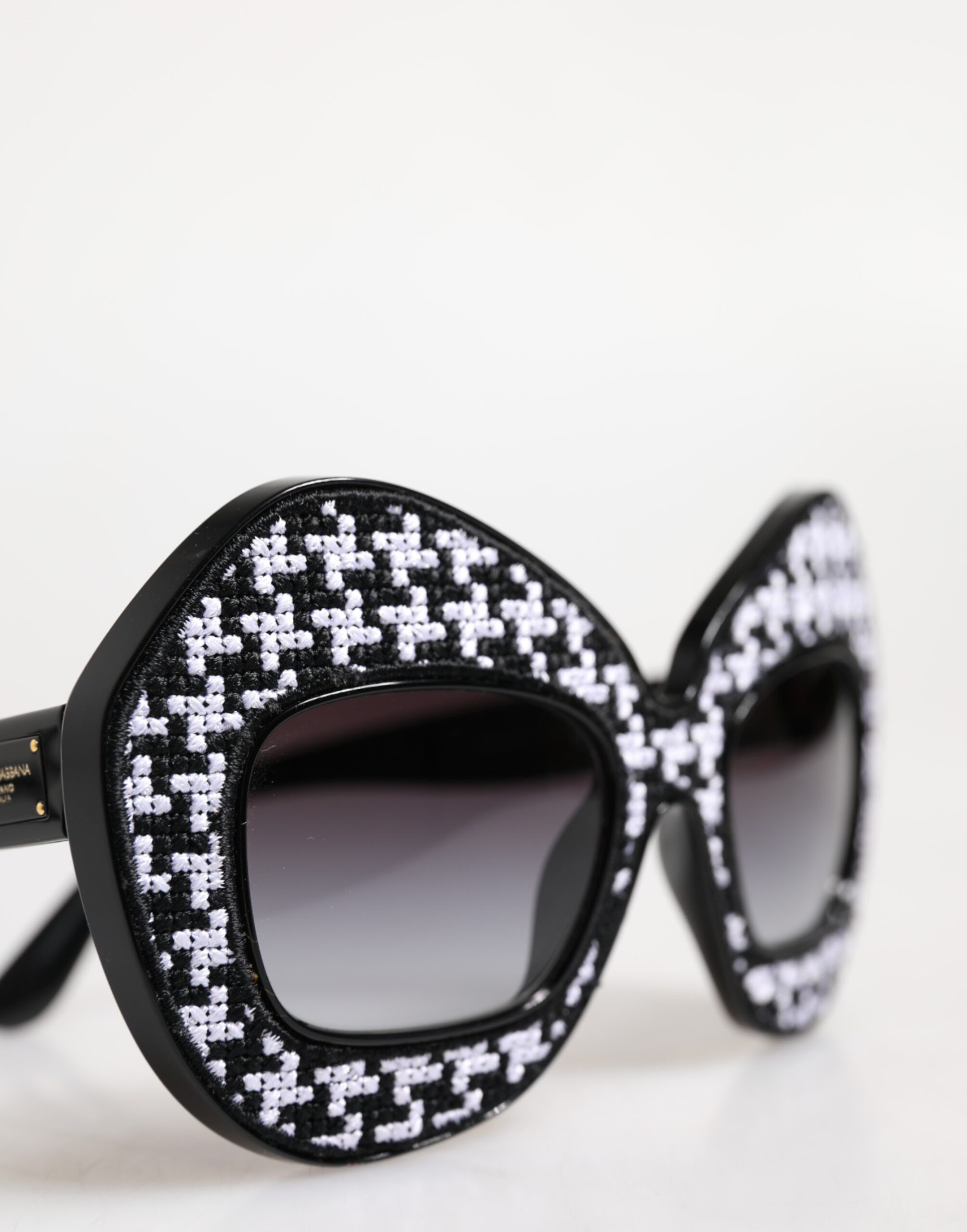 Sunglasses Dolce & Gabbana Black White PIED DE POULE Print Oversized Shades