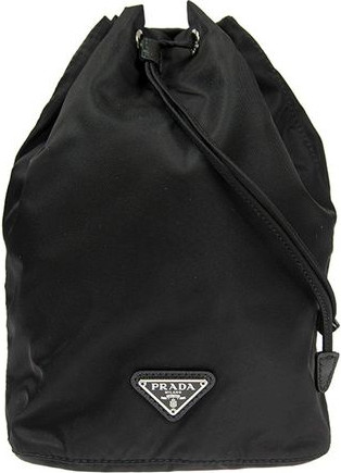 Черная нейлоновая сумка Prada