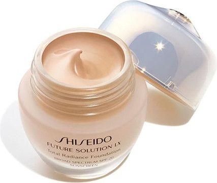 Foundation Shiseido Future Solution LX Total Radiance