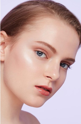 Highlighter Cle De Peau Beaute The Luminizing Face Enhancer
