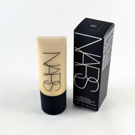Foundation Nars Soft Matte Complete Foundation