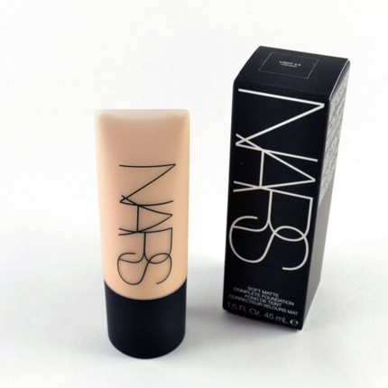 Тональная основа Nars Soft Matte Complete Foundation