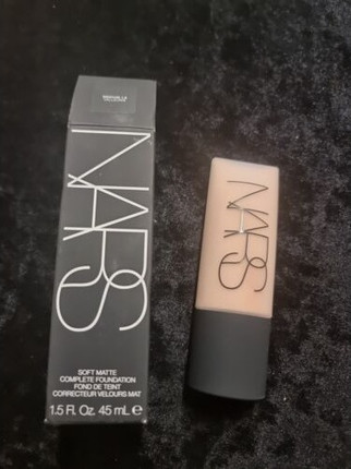 Foundation Nars Soft Matte Complete Foundation