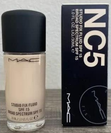 Foundation with Sunscreen MAC Cosmetics Studio Fix Fluid SPF 15