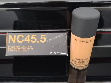Тональная основа MAC Studio Fix Fluid SPF15