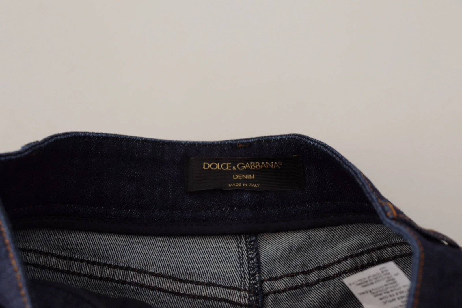 Blaue Stretch-Denim-Hotpants mit Kristallen von Dolce & Gabbana