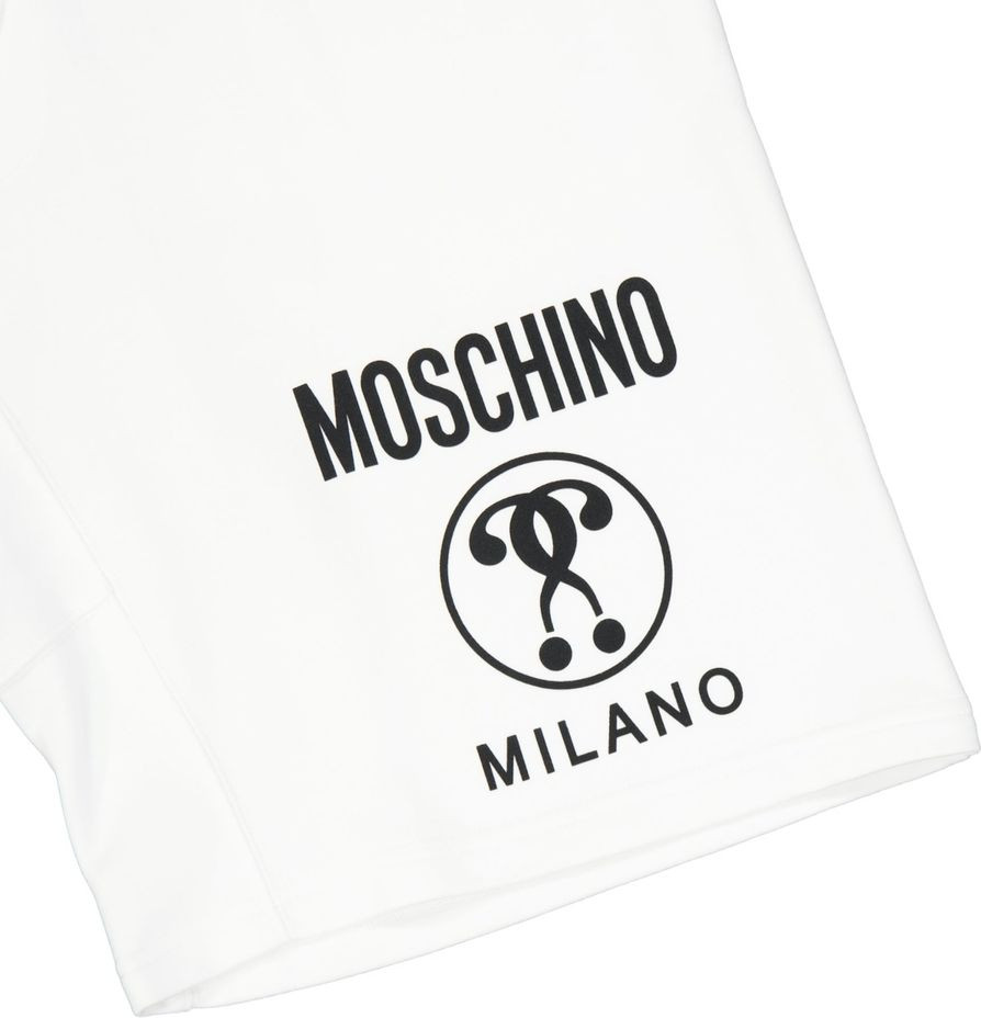 "Shorts Moschino Couture!"