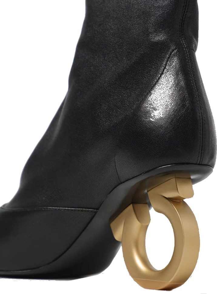 Ботильоны Salvatore Ferragamo из черной кожи ягненка на высоком каблуке