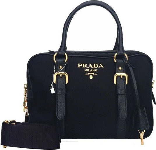 Черная нейлоновая сумка Prada