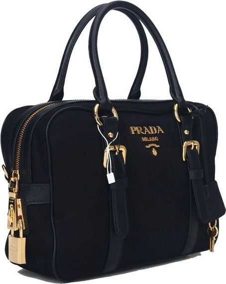 Черная нейлоновая сумка Prada