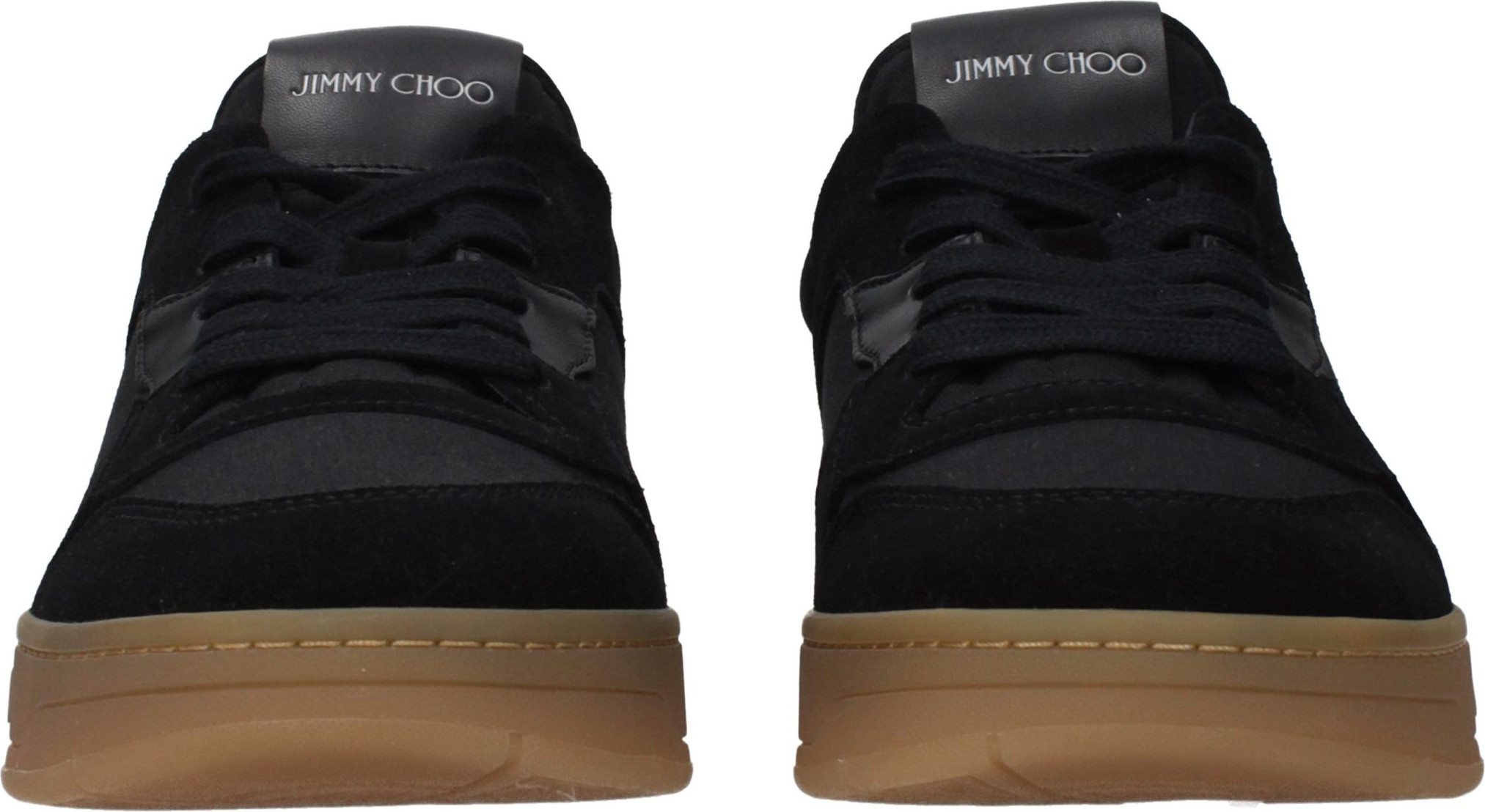 Jimmy Choo tomonidan ishlab chiqarilgan qora matoli krossovkalar