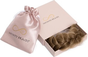 Unordentliche geflochtene Infinity Braids