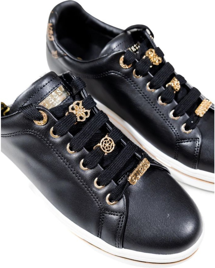 Pastavoy Sneakers GUESS