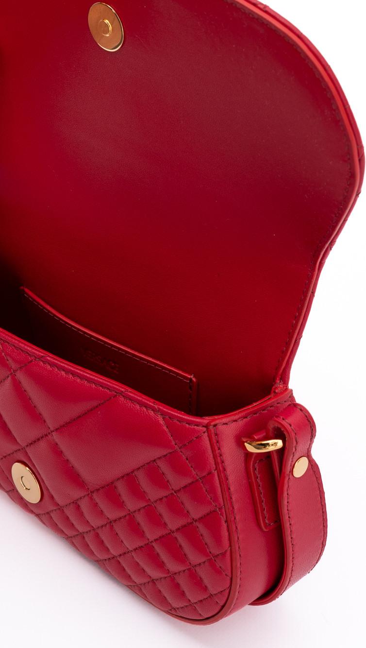 Schultertasche Versace Rotes Leder Gesteppte Schultergurt Tasche